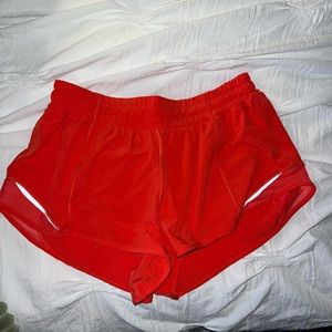 Lululemon hotty hot short 2.5 inch low rise in carnation red